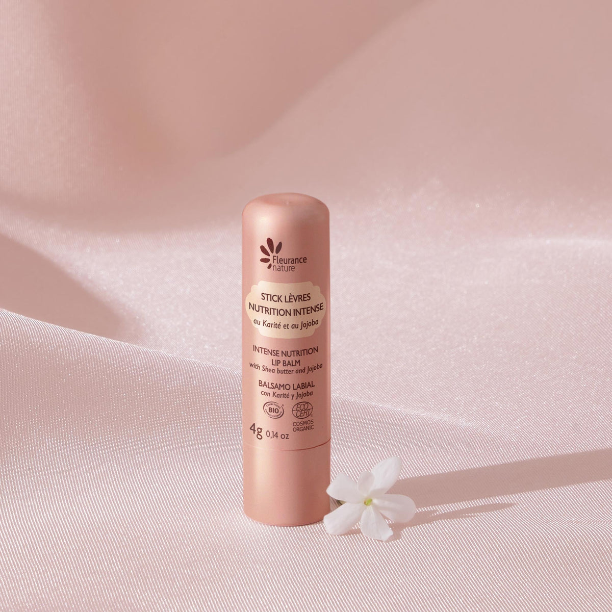 Texture fondante du stick lèvres nutrition intense bio