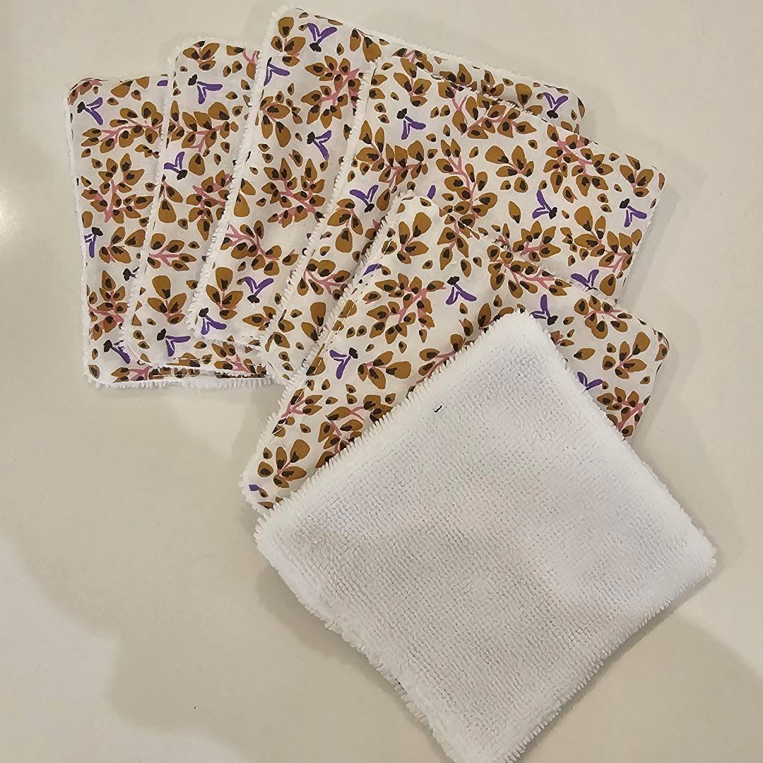 Lingettes démaquillantes lavables, imprimé feuillage moutarde et violet – Lysis Cosmétique by Mom'zl