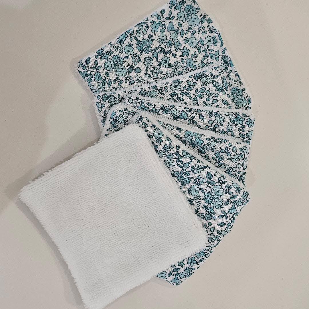 Lingettes démaquillantes lavables, petites fleurs turquoise – Lysis Cosmétique by Mom'zl